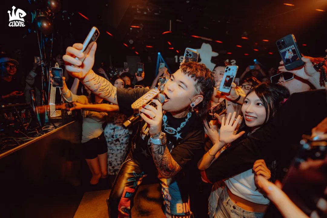 WEEKLY RECAP | 上周末气氛实在是海公牛~~~-上海CLIQUE酒吧/THE CLIQUE