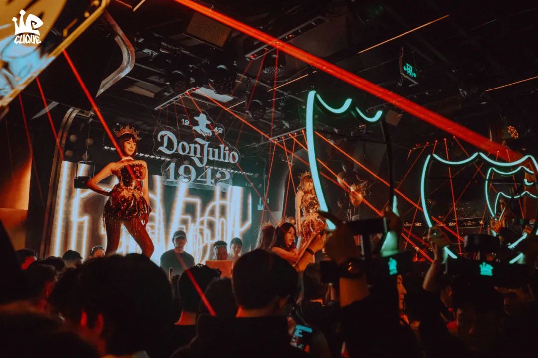 WEEKLY RECAP | 上周末气氛实在是海公牛~~~-上海CLIQUE酒吧/THE CLIQUE