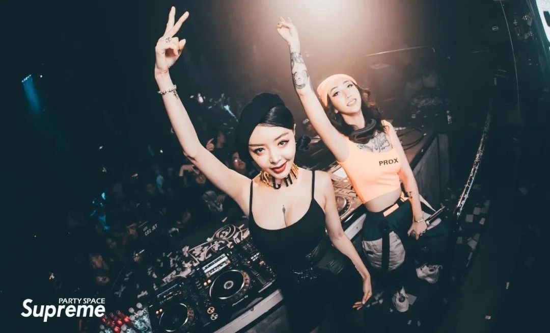 08.12 | #SUMMER BOUNCE 电音嘉年华# DJ TT&MC STORM·Z 性感女神组合降临SUP！-金华SupreMe派对空间酒吧