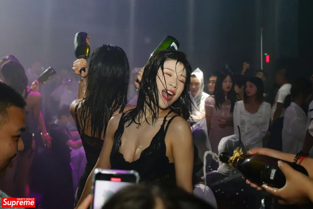 SUP G+电音嘉年华 | 11月27日 DJ JUDY 这一“波”，比奶茶更甜！-金华SupreMe派对空间酒吧