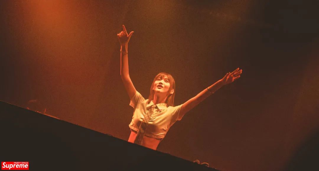 08.19 | #SUMMER BOUNCE 电音嘉年华# 甜美系DJ KILLA 制“燥”bounce风暴!-金华SupreMe派对空间酒吧 08.19 | #SUMMER BOUNCE 电音嘉年华# 甜美系DJ KILLA 制“燥”bounce风暴!-金华SupreMe派对空间酒吧
