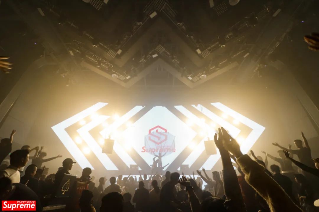 SUP G+电音嘉年华 | 11月27日 DJ JUDY 这一“波”，比奶茶更甜！-金华SupreMe派对空间酒吧