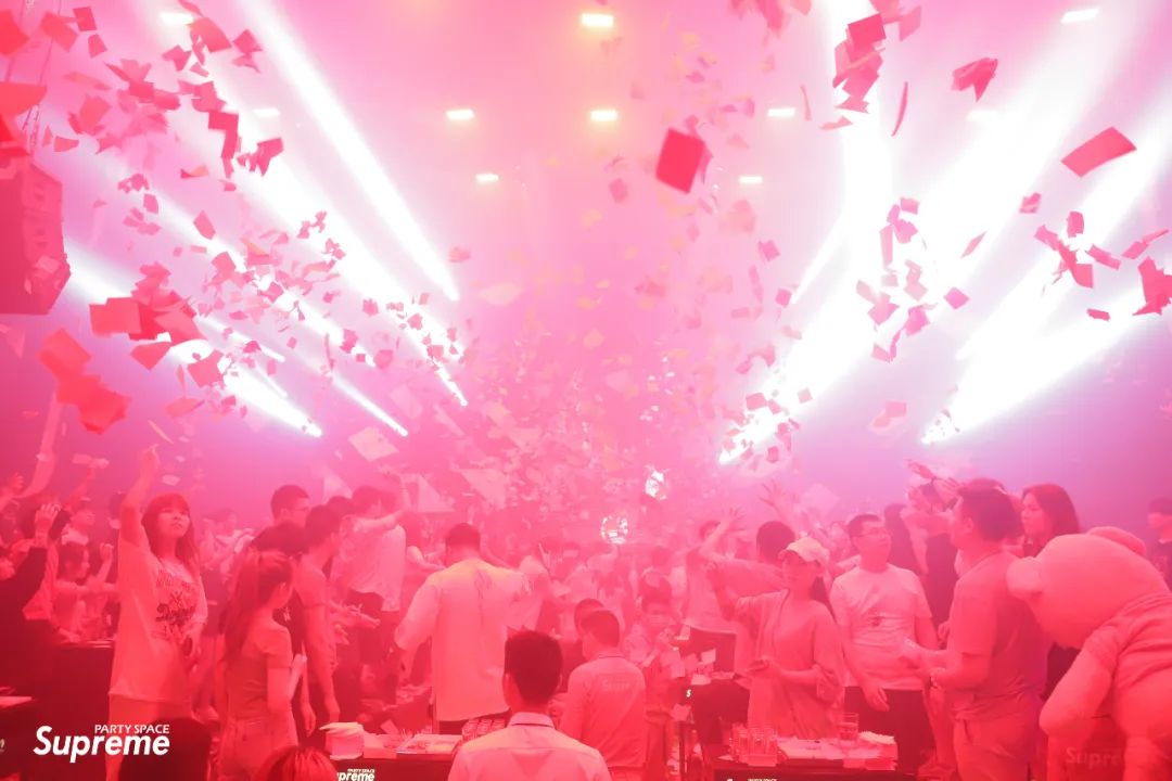 08.08 | #SUMMER BOUNCE 电音嘉年华# 流量女王 - 实力派DJ VICKY 强势来袭!-金华SupreMe派对空间酒吧 08.08 | #SUMMER BOUNCE 电音嘉年华# 流量女王 - 实力派DJ VICKY 强势来袭!-金华SupreMe派对空间酒吧