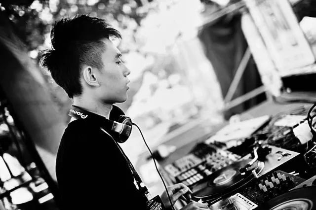 2/22 照顾好你的颈椎 DJ WILSON K＆MC GRADY 带你平地起飞！-金华SupreMe派对空间酒吧