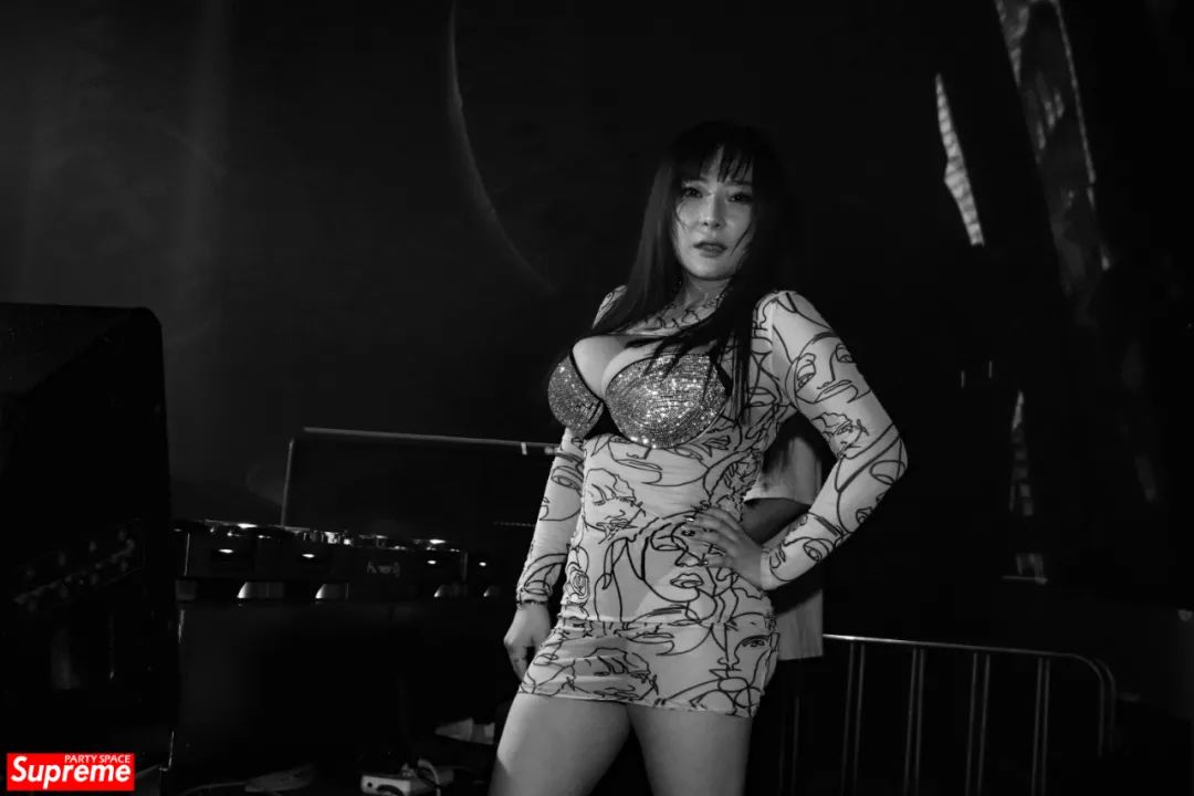 SUP G+电音嘉年华 DJ BOBO 现场回顾 | 颜值和电音的双重诱惑!-金华SupreMe派对空间酒吧 SUP G+电音嘉年华 DJ BOBO 现场回顾 | 颜值和电音的双重诱惑!-金华SupreMe派对空间酒吧