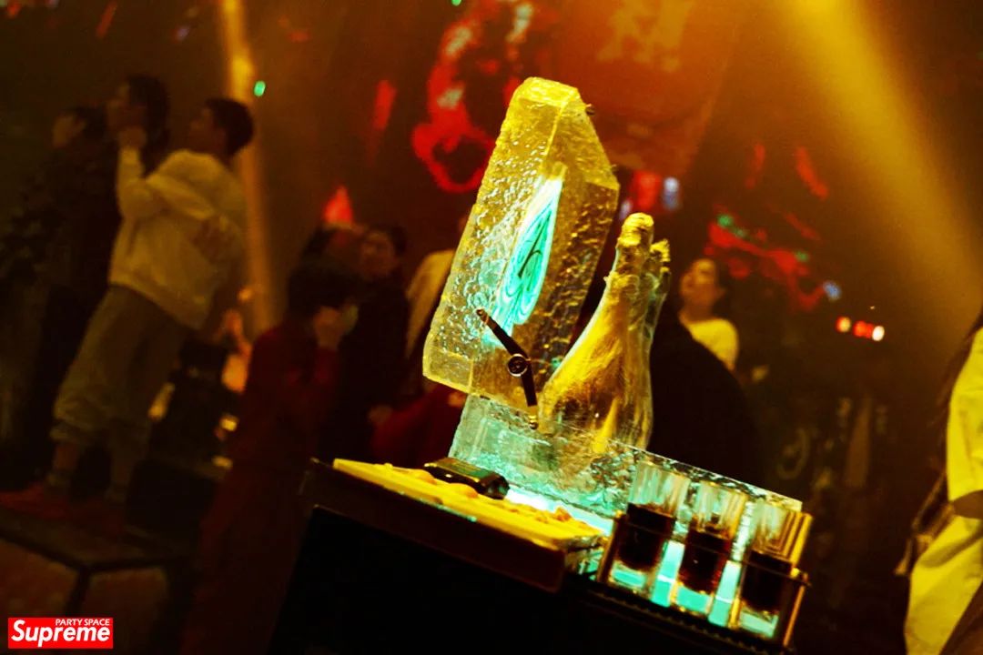 6月11日超百万粉丝男子偶像组合【WiF5VE】，快来领取你的一日限定男友！-金华SupreMe派对空间酒吧