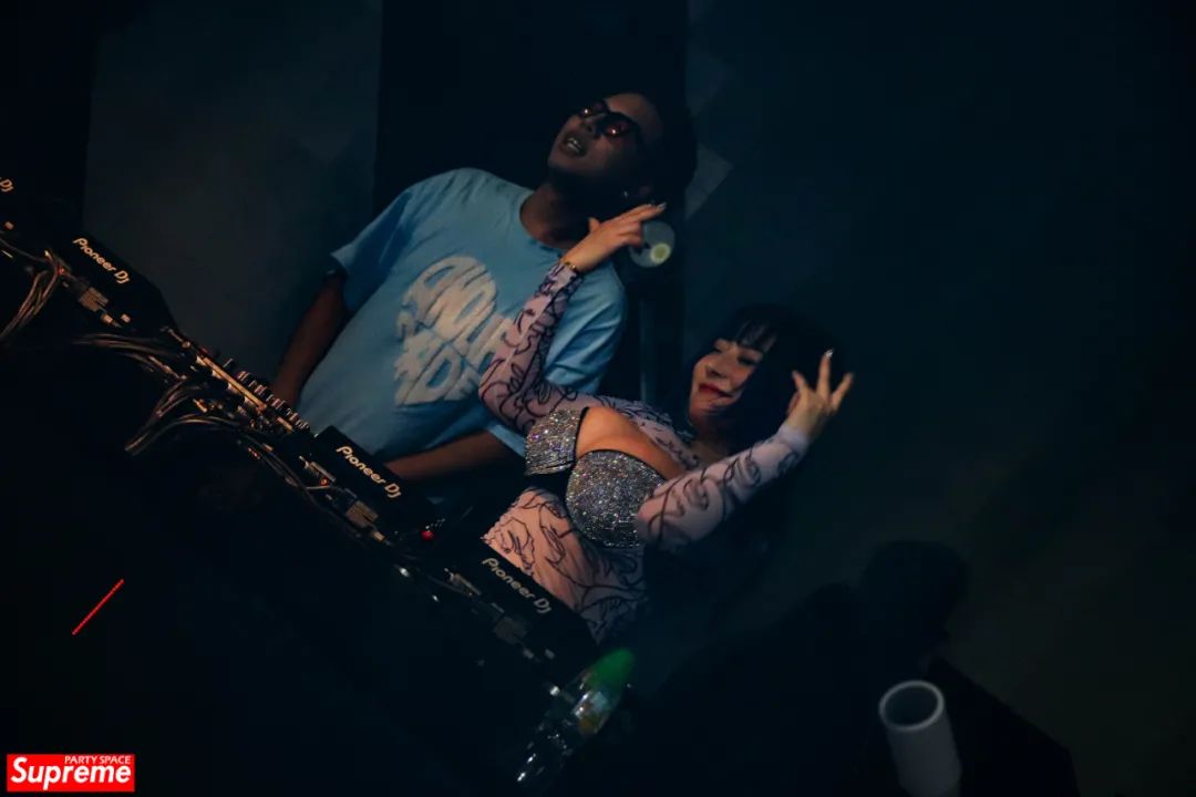 SUP G+电音嘉年华 DJ BOBO 现场回顾 | 颜值和电音的双重诱惑!-金华SupreMe派对空间酒吧 SUP G+电音嘉年华 DJ BOBO 现场回顾 | 颜值和电音的双重诱惑!-金华SupreMe派对空间酒吧