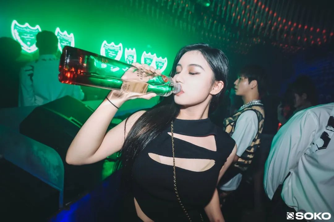 𝙎𝙊𝙆𝙊 - 试音先享会 𝙍𝙀𝙑𝙄𝙀𝙒-宁波SOKO酒吧