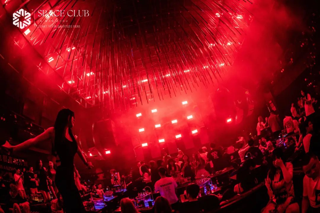 回顾 | 点缀璀璨的夜幕，奏响快乐号角-重庆斯贝斯酒吧/SPACE酒吧/Space Plus