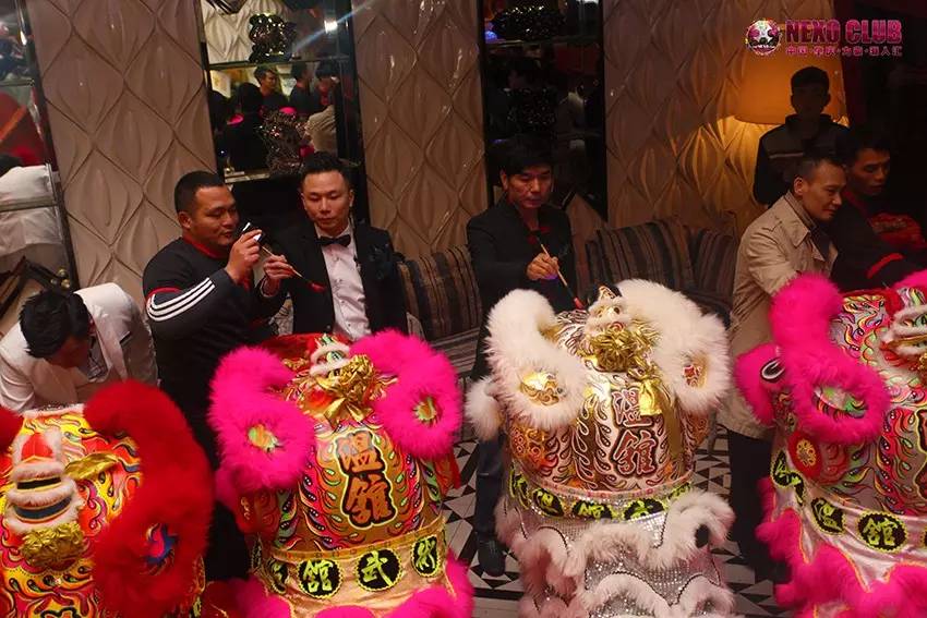 【Nexo Club新闻】肇庆电视台007栏目播报李思捷道贺#力索九周年店庆#-肇庆力索派对酒吧/NexoClub