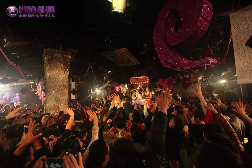 【Nexo Club新闻】肇庆电视台007栏目播报李思捷道贺#力索九周年店庆#-肇庆力索派对酒吧/NexoClub