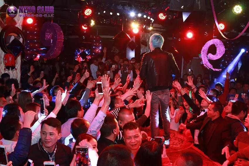【Nexo Club新闻】肇庆电视台007栏目播报李思捷道贺#力索九周年店庆#-肇庆力索派对酒吧/NexoClub