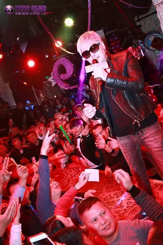 【Nexo Club新闻】肇庆电视台007栏目播报李思捷道贺#力索九周年店庆#-肇庆力索派对酒吧/NexoClub