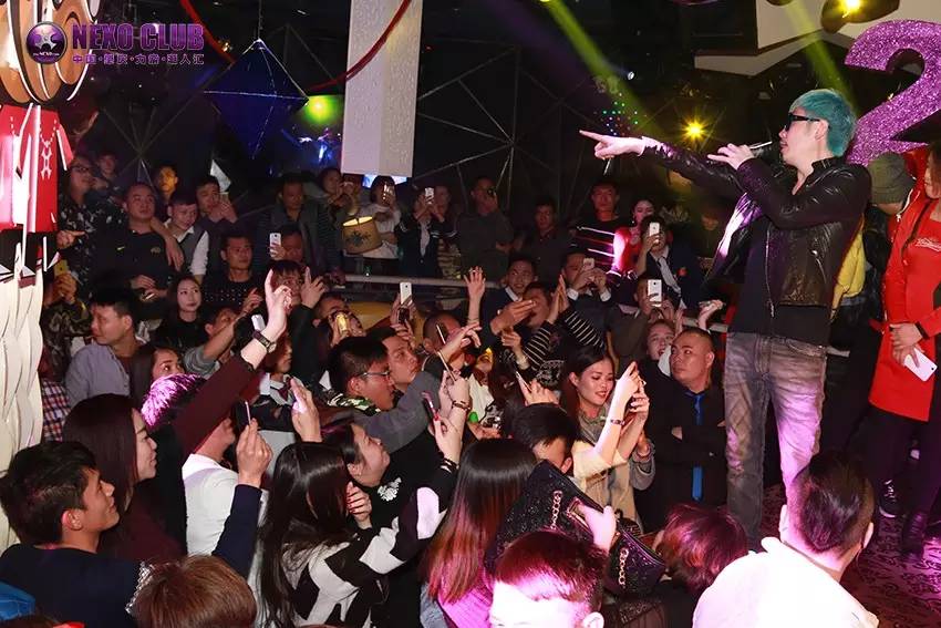 【Nexo Club新闻】肇庆电视台007栏目播报李思捷道贺#力索九周年店庆#-肇庆力索派对酒吧/NexoClub