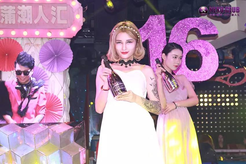 【Nexo Club新闻】肇庆电视台007栏目播报李思捷道贺#力索九周年店庆#-肇庆力索派对酒吧/NexoClub