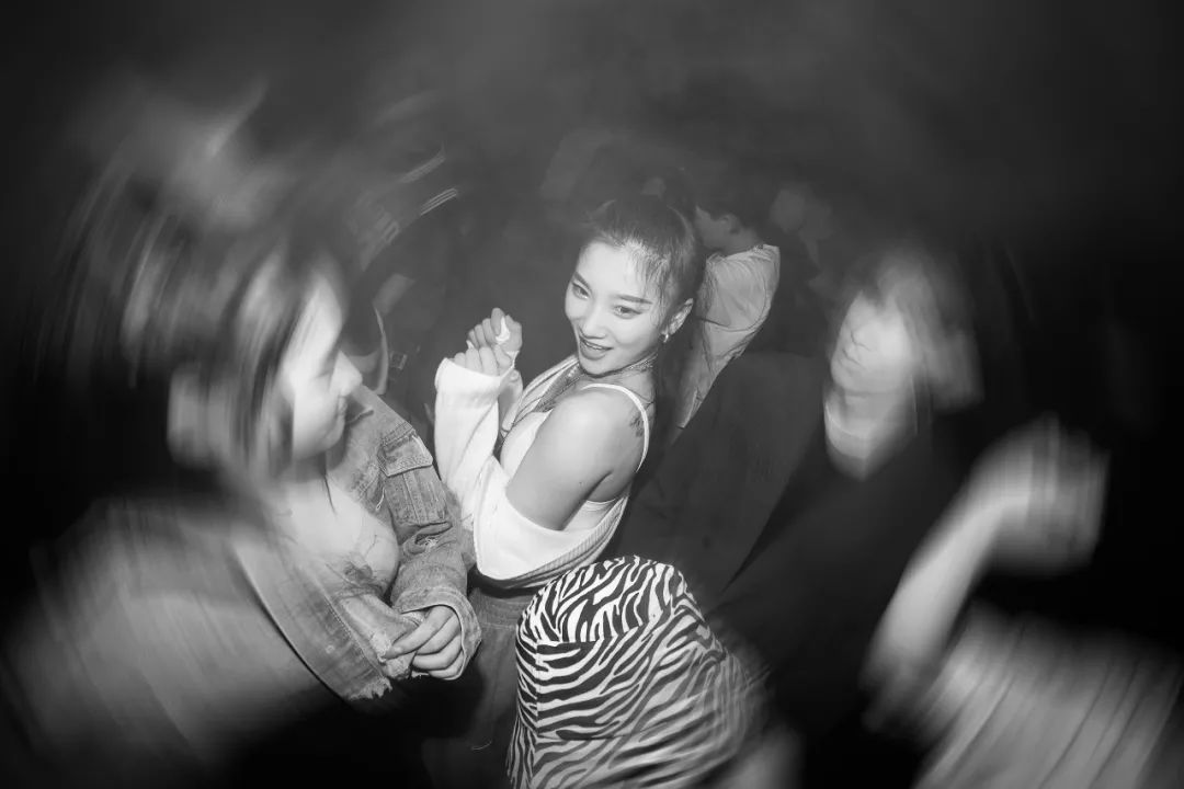 火热激情 持续释放 | Hi MOLLY-武汉HiMOLLY酒吧(光谷泛悦城店)
