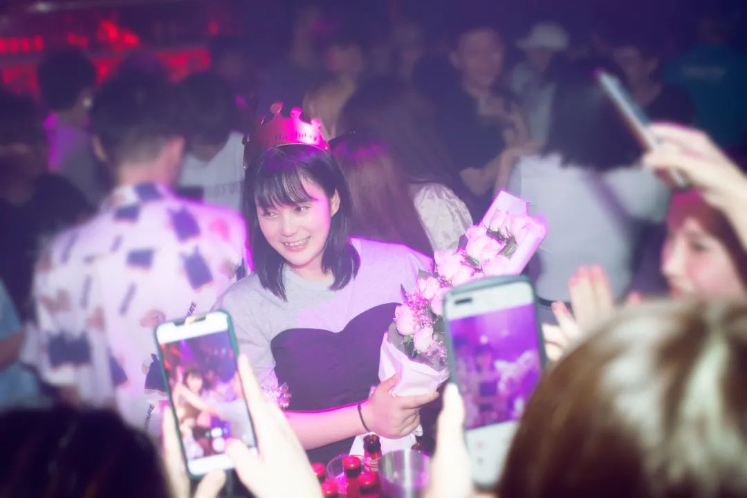 没有最快乐 只有更快乐 | Hi MOLLY-武汉HiMOLLY酒吧(光谷泛悦城店)