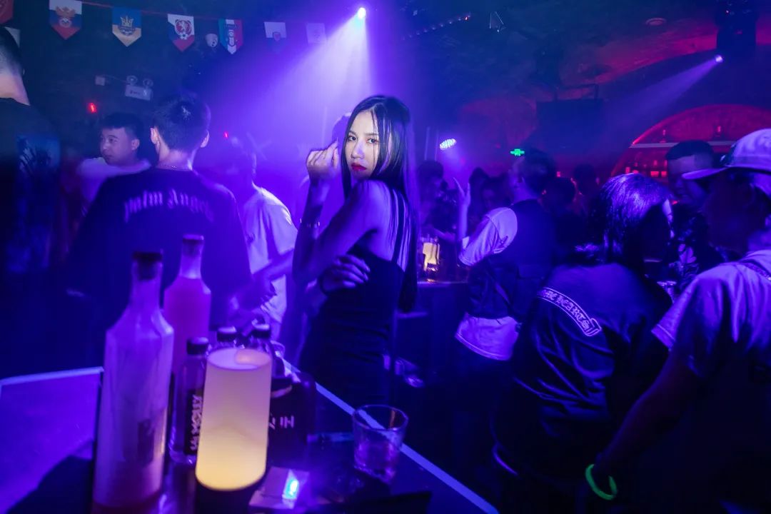 摊牌了！开心到不想回家 | Hi MOLLY-武汉HiMOLLY酒吧(光谷泛悦城店)