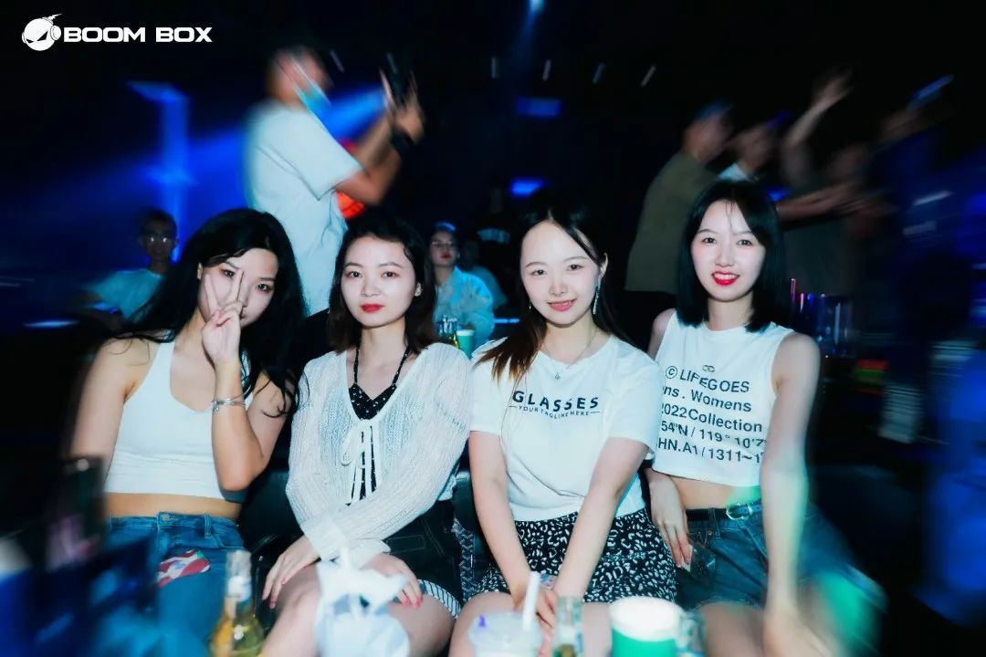 𝗥𝗘𝗩𝗜𝗘𝗪丨BOOM BOX×印记大学生巡回音乐节重庆站-重庆BOOM BOX酒吧