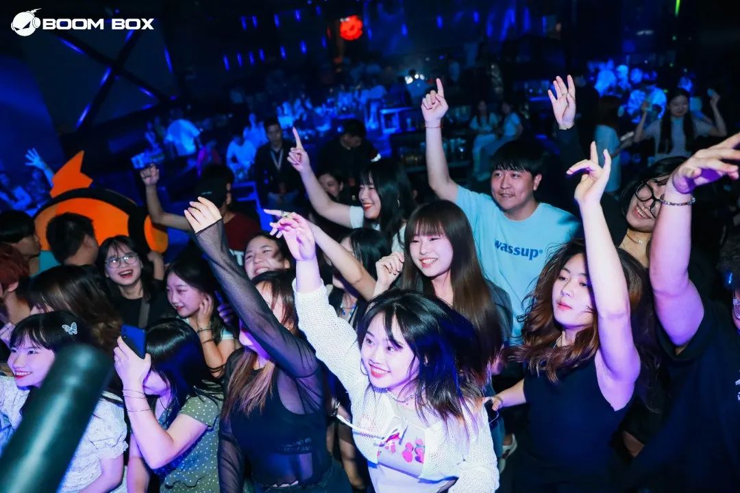 𝗥𝗘𝗩𝗜𝗘𝗪丨BOOM BOX×印记大学生巡回音乐节重庆站-重庆BOOM BOX酒吧