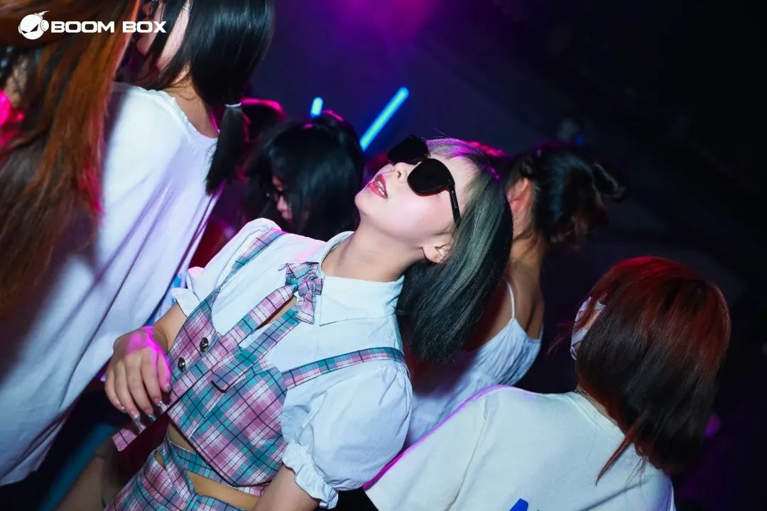 𝗥𝗘𝗩𝗜𝗘𝗪丨BOOM BOX×印记大学生巡回音乐节重庆站-重庆BOOM BOX酒吧