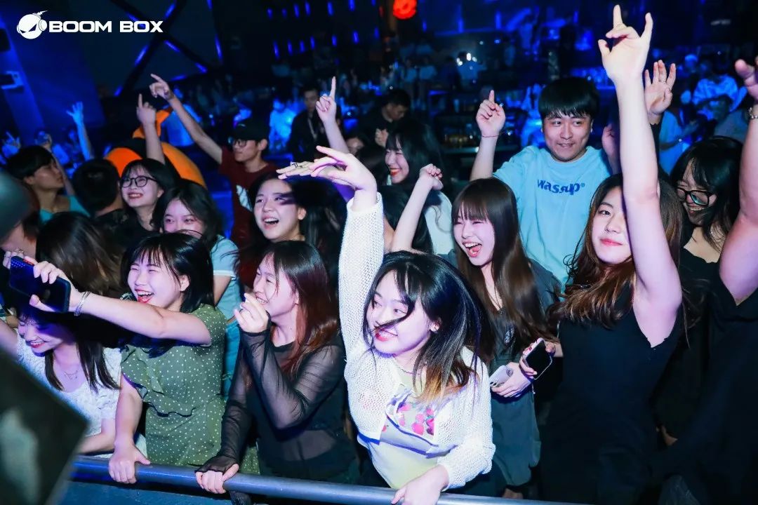 𝗥𝗘𝗩𝗜𝗘𝗪丨BOOM BOX×印记大学生巡回音乐节重庆站-重庆BOOM BOX酒吧