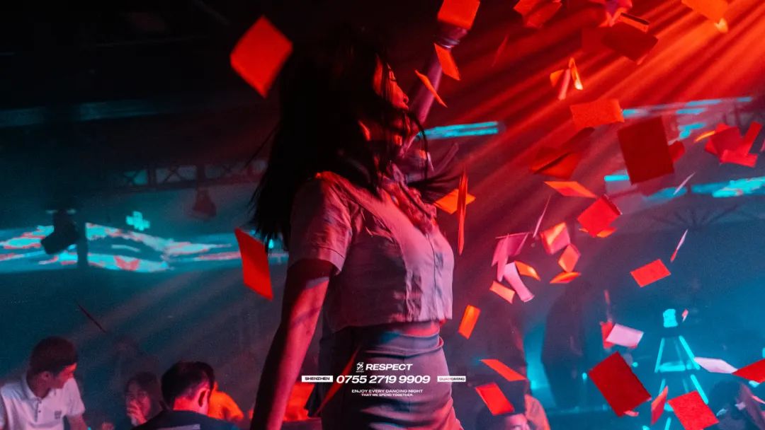 11月11日，锁定尊上酒吧！带你现场综艺嗨翻天！笑不停！-深圳尊上酒吧/RESPECT CLUB