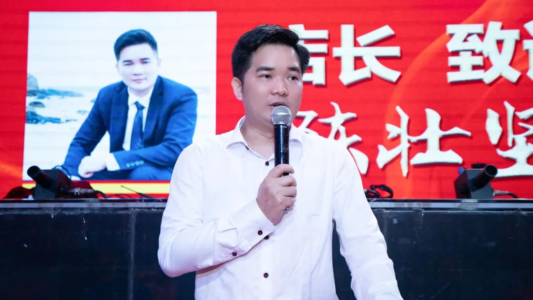 𝑩𝑰𝑮 𝑺𝑯𝑨𝑹𝑲大鲨鱼文昌店 | #六月员工表彰大会：不奋斗不青春-文昌大鲨鱼酒吧/BIG SHARK
