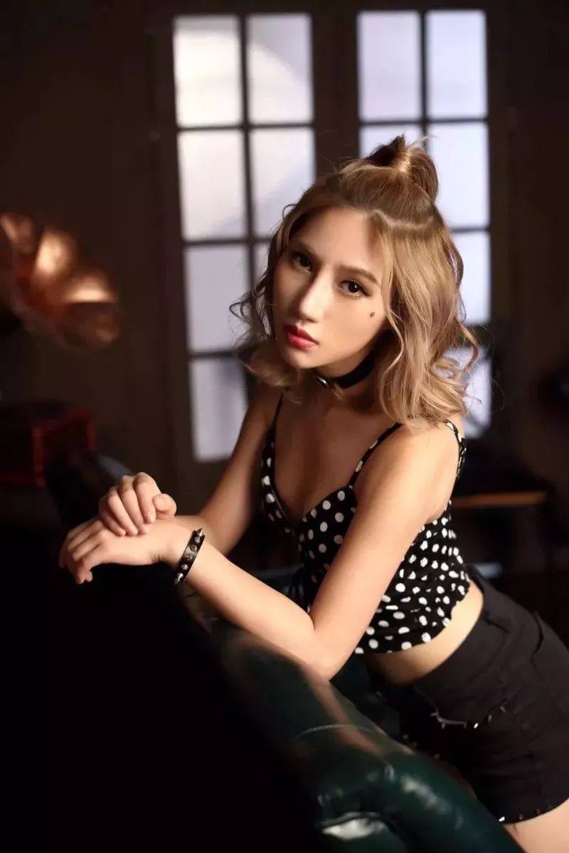 皇朝夜色 ▎6/23 抖音女神 肖茜《你的酒馆对我打了烊》粉丝见面会-深圳皇朝夜色酒吧
