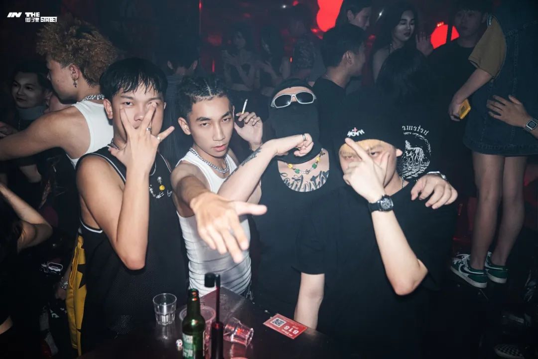 WEEKLY REVIEW丨心动讯号正在发送中-东莞街子里酒吧/IN THE STREET CLUB