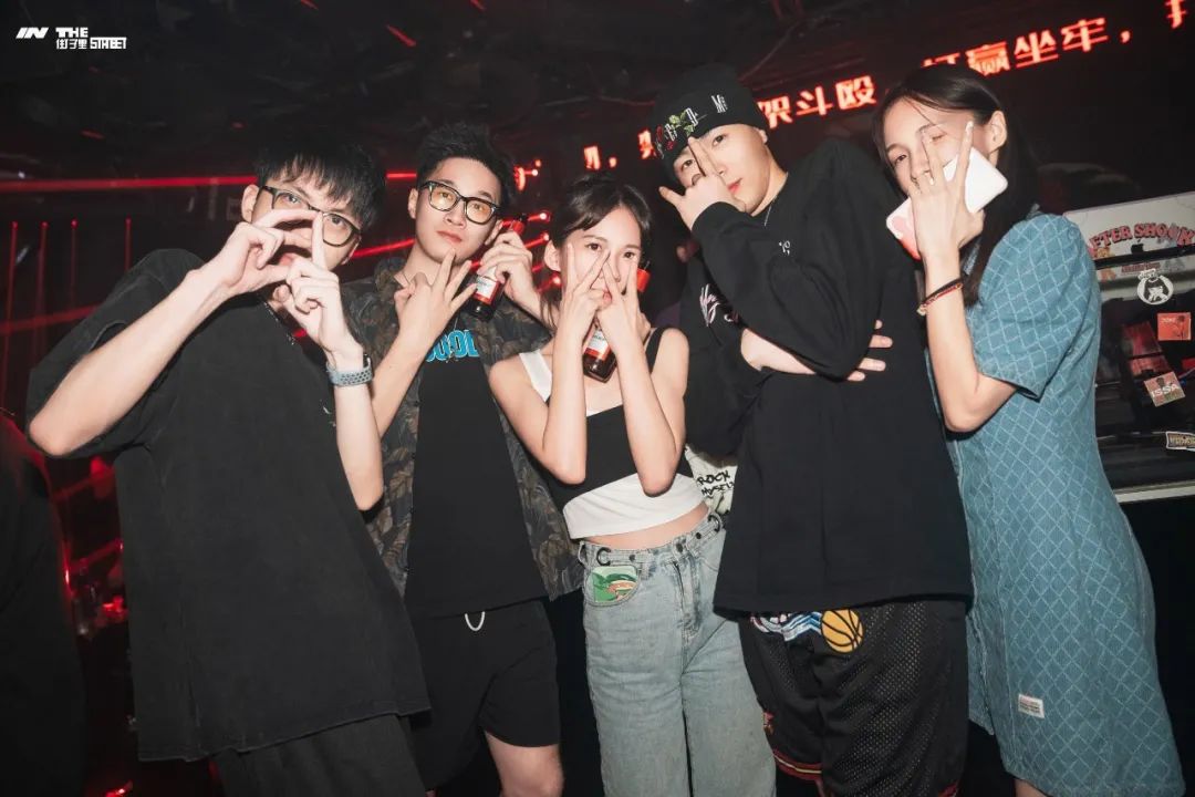 WEEKLY REVIEW丨心动讯号正在发送中-东莞街子里酒吧/IN THE STREET CLUB