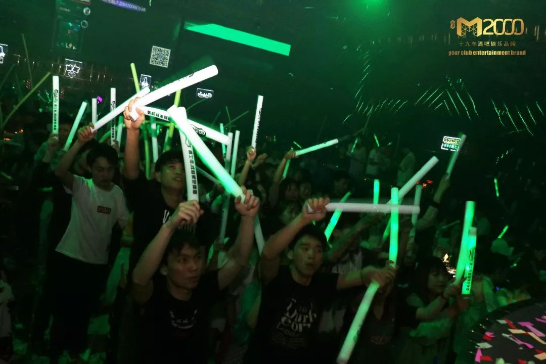 感恩感谢·嘉士伯全程赞助·绿光破晓-声光电之夜·昨晚精彩回顾视频-石龙大盈M2000酒吧
