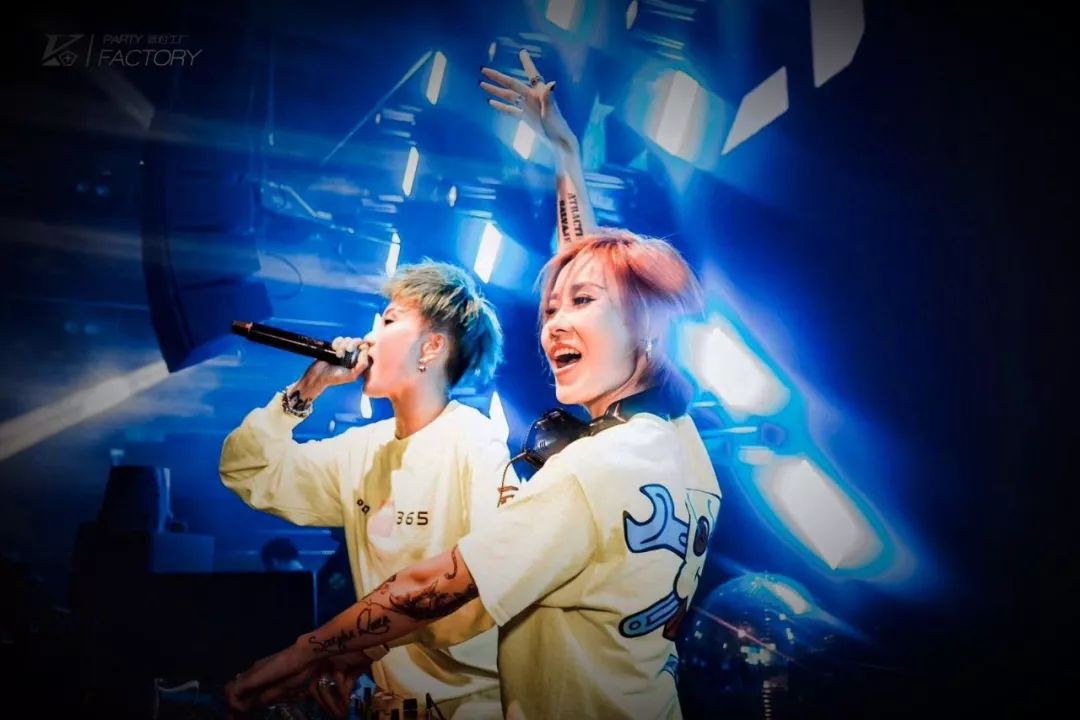 11/23/NYX·SPACE/EP-S——亚洲最具爆发力女DJ EVIE与中国新歌声新星田恩绮，她们的魅力征服全场！-宿迁倪克斯酒吧/NYX PARTY SPACE