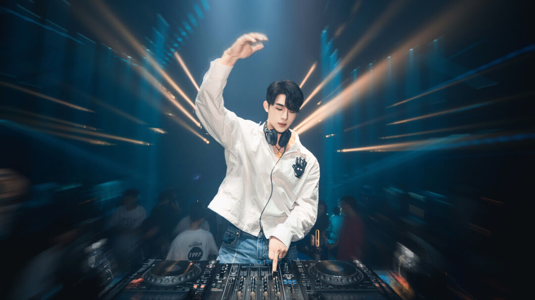 04.13 #男友团#DJ一寒：拒绝男色，从我......闺蜜做起！-常州明日酒吧/Tomorrow CLUB