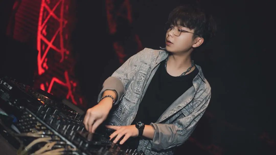 09.16 THE BEST FUTURE SOUND ｜ 听，这是颠覆未来的声音-昆明氙XenithRealm/仙人酒吧