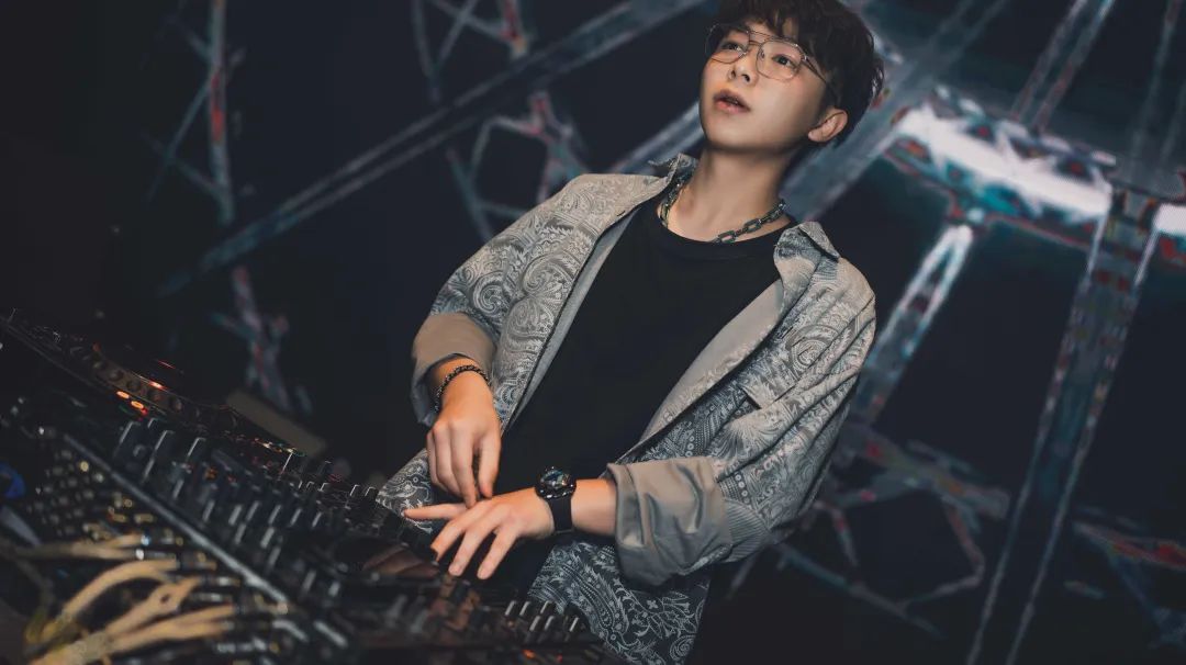 09.16 THE BEST FUTURE SOUND ｜ 听，这是颠覆未来的声音-昆明氙XenithRealm/仙人酒吧