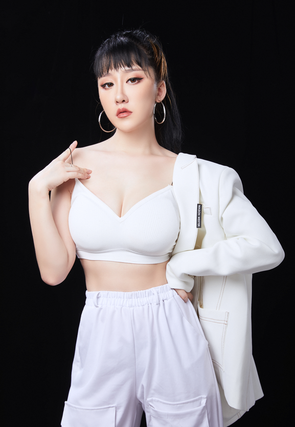 SKY FACE 凯菲CLUB#12月12日特约演出预告 # 亚洲女子DMC组合「J&N」火力全开，轰炸东兴不眠夜！-东兴凯菲酒吧/SKY FACE CLUB