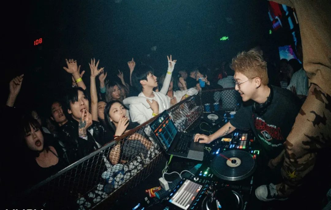 9.27本周五DJ KAYA 青岛OWL创始人、音乐总监-福州秘窖酒吧/TheCellar CLUB