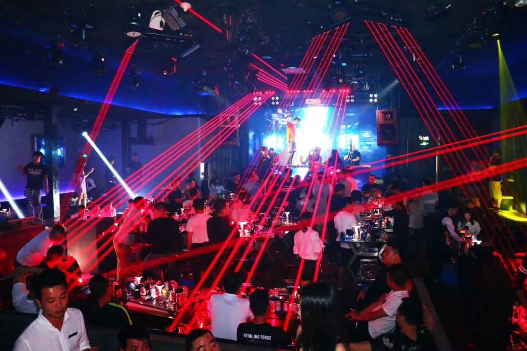 畅想时尚：缔造快乐 6月30号 凤舞有嘻哈！重量级HIPHOP组合NOBITE震撼来袭！！！-深圳凤舞酒吧