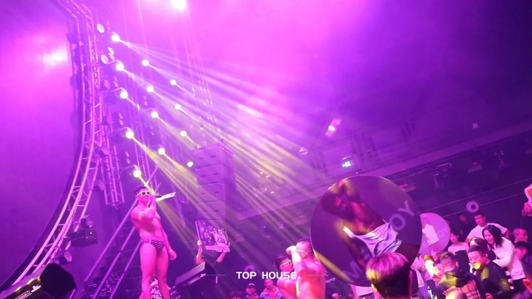 嘉宾回顾#肌肉猛男，硬核现场，性感不再是女人的权利！-利川TOP HOUSE酒吧