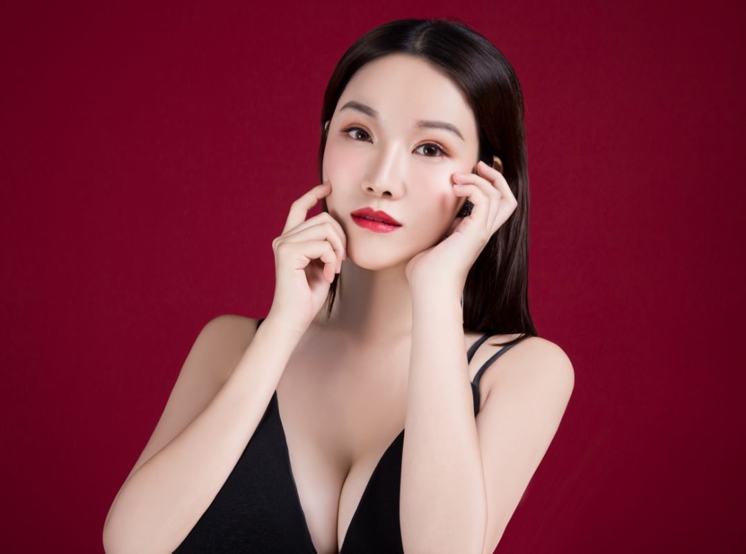 艾瑞娜酒吧丨2022.06.10 华语乐坛最佳新人【梁欣】邀您感受与众不同的烟嗓魅力-安康艾芮娜酒吧