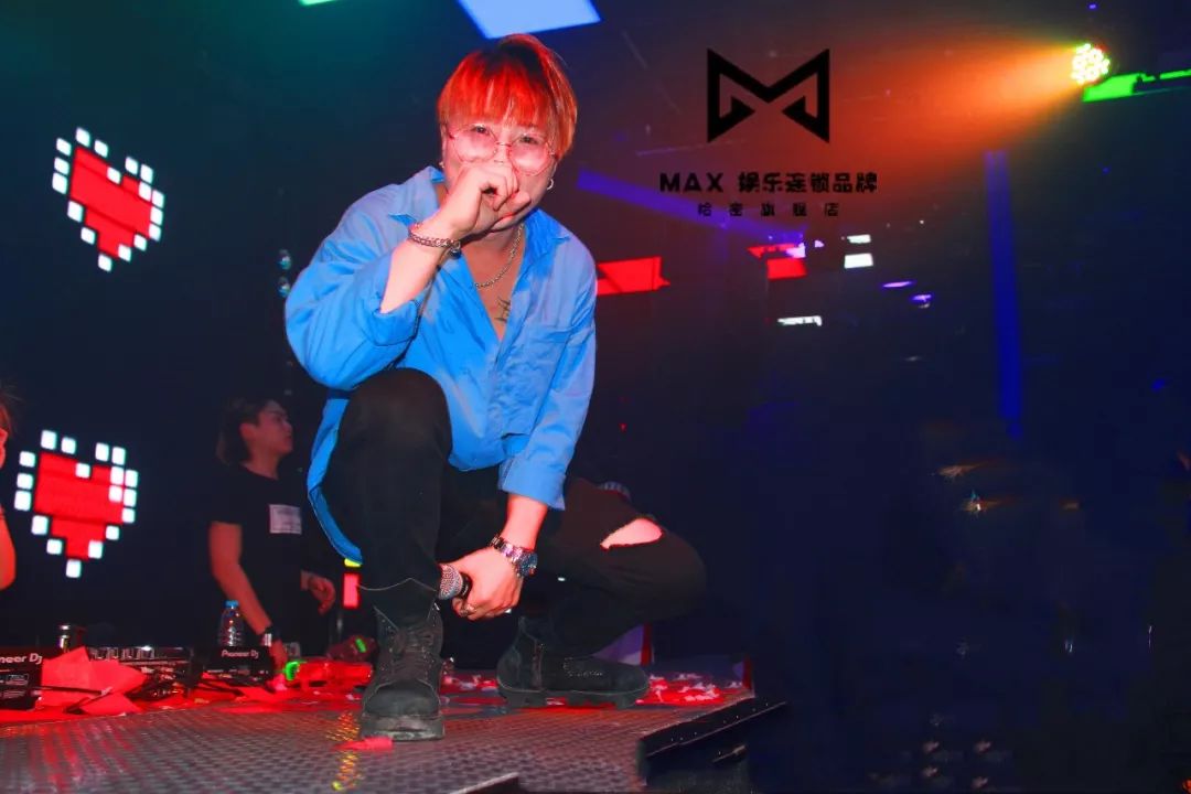 【MAX先锋艺人】大咖现场，感受最热辣的音浪-哈密MAX麦克斯酒馆