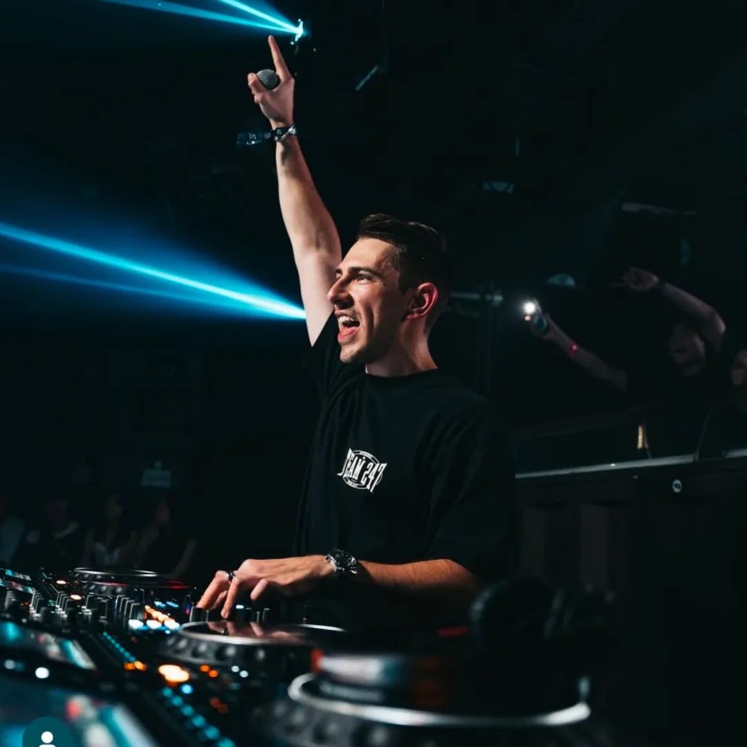 2月15日 | 来自海峡群岛根西岛的 DJ/制作人 JOSH LE TISSIER-澳门PARA酒吧/PARA CLUB