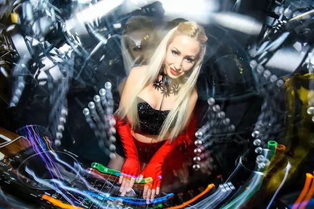 【ASTON CLUB】阿斯顿8周年献礼第二档 2018.10.06 俄罗斯Tanya aura给你带来疯狂的电音之旅-东升ASTON阿斯顿酒吧
