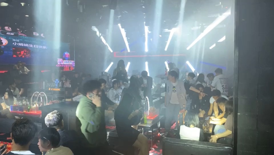 风里雨里让我们曲靖星德罗酒吧相遇