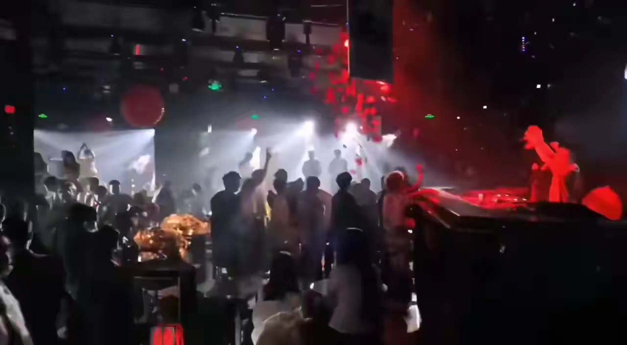 DT酒吧现场