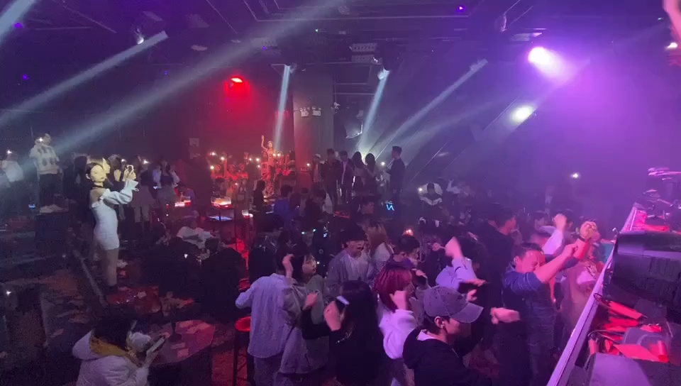 喝点 网红酒吧-深圳WCLUB厂牌电音工场