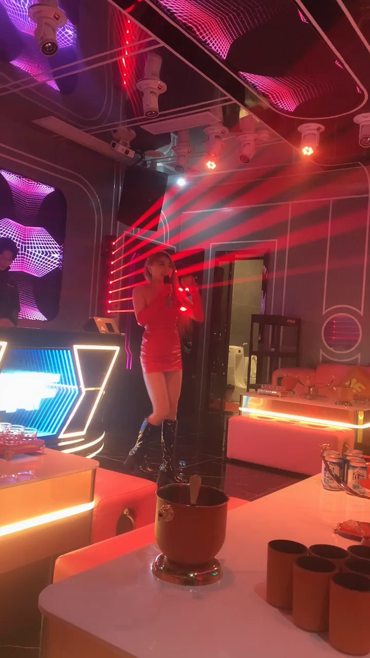 纽菲酒吧电音厢房-梅州纽菲酒吧/NF·CLUB
