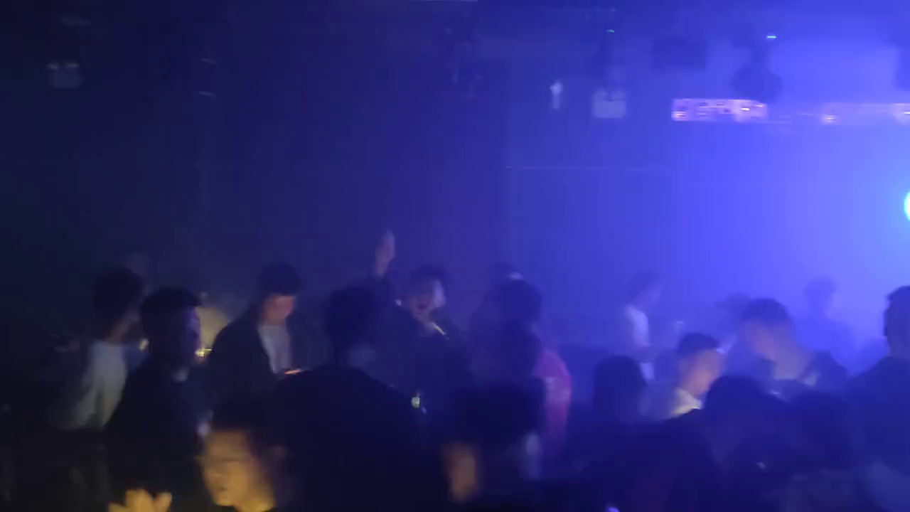 酒吧劲爆现场-昆明AntsBase酒吧/蚂蚁基地酒吧