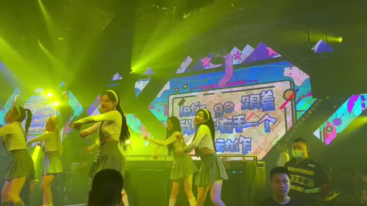 酒吧劲爆现场-深圳魅力四射酒吧/MEY club民治店